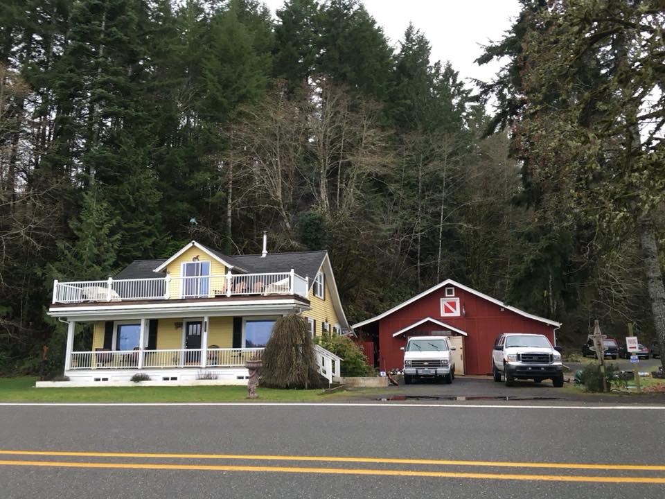 Yellow House Dive Weekend in Hoodsport Washington Salem Scuba